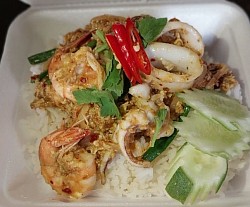 ผัดผงกระหรี่ ทะล70